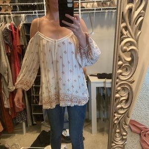 Flowy off the shoulder long-sleeve